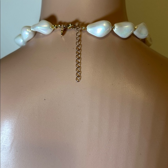 petit moments Spicy Charm Necklace in Pearl choker evil eye pepper gold - Picture 4 of 8